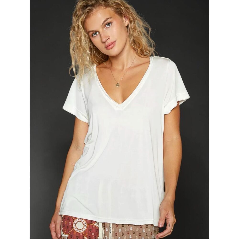 POL Basic V Neck Tee Short Sleeve Soft Stretch Casual Everyday Top Off White NEW